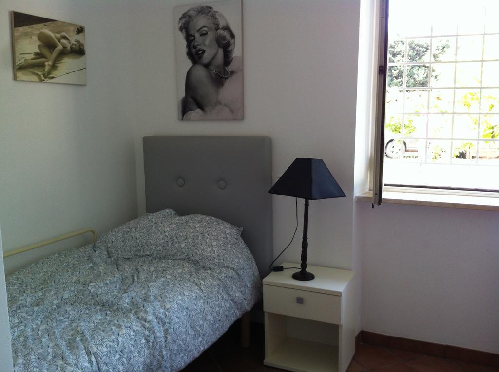 Villa Iolanda Rome Room photo